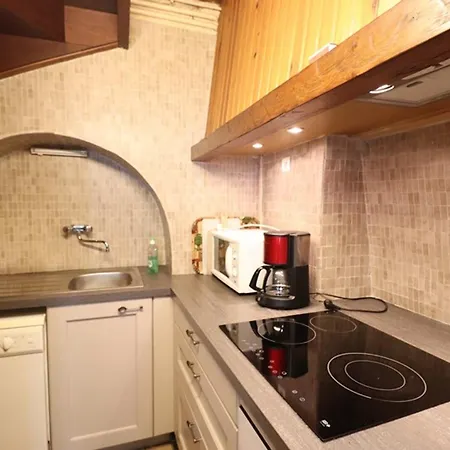 Holiday home Maison De Caractere, Jardin Clos, Animaux Acceptes, Proche Volcans - Fr-1-742-576